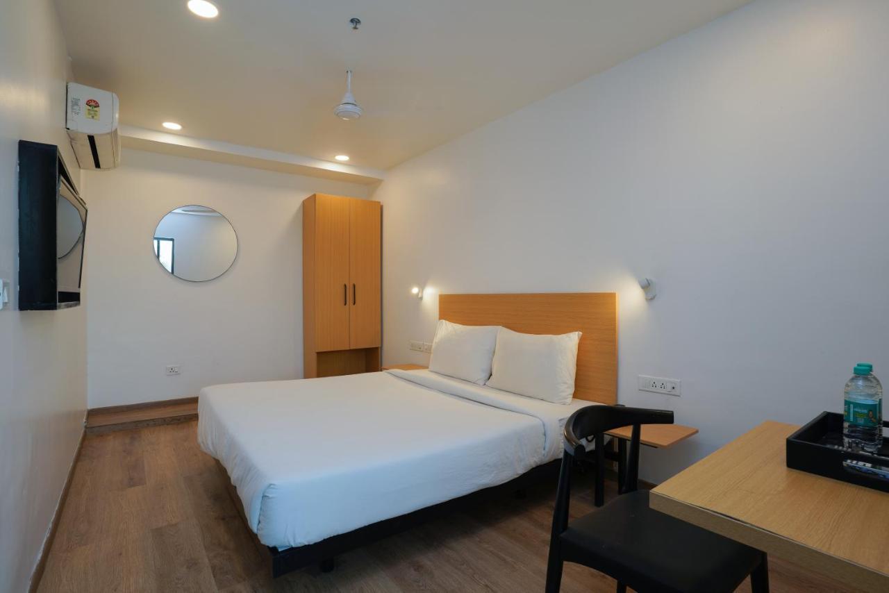 נאגפור Uptown Hotel מראה חיצוני תמונה
