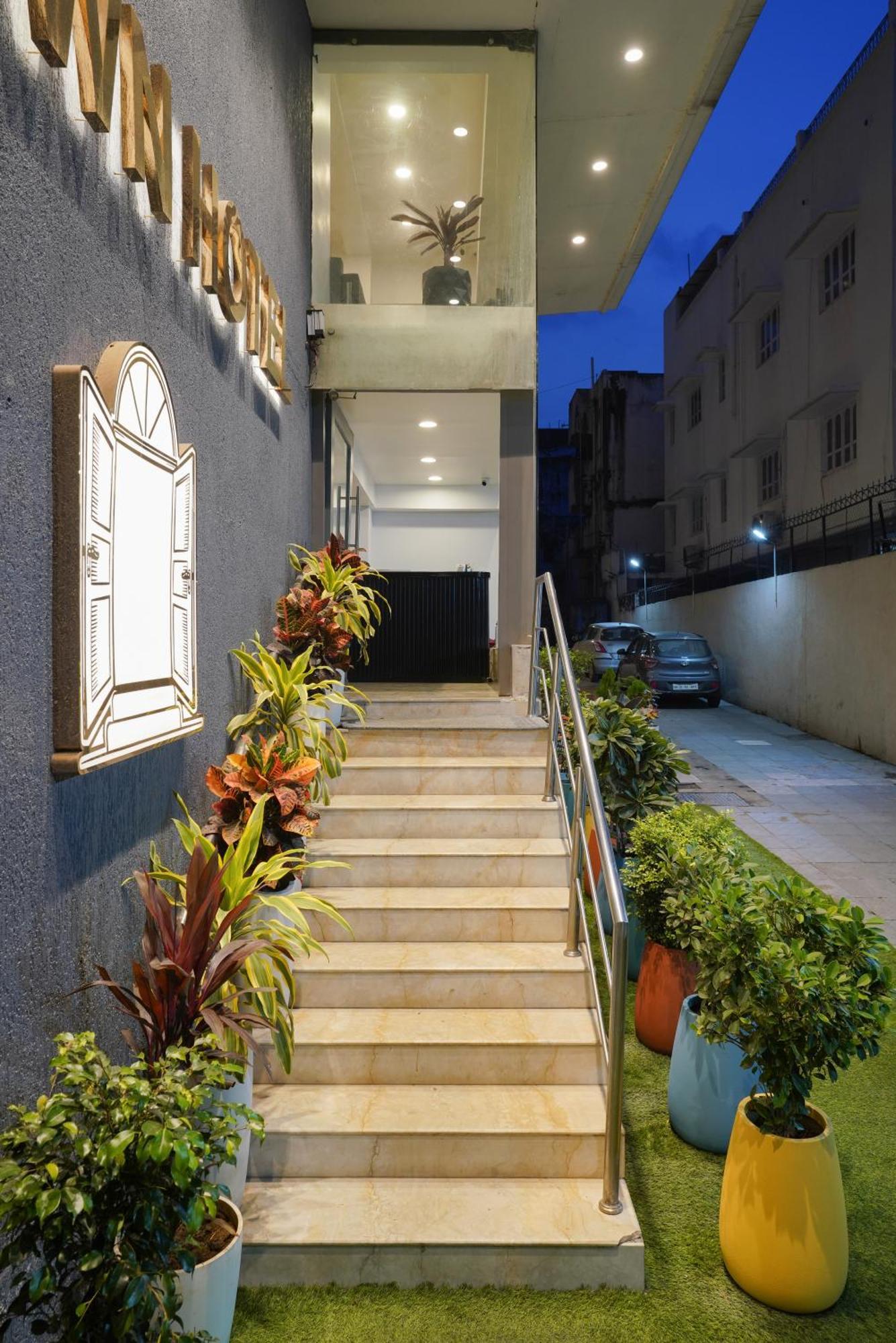 נאגפור Uptown Hotel מראה חיצוני תמונה