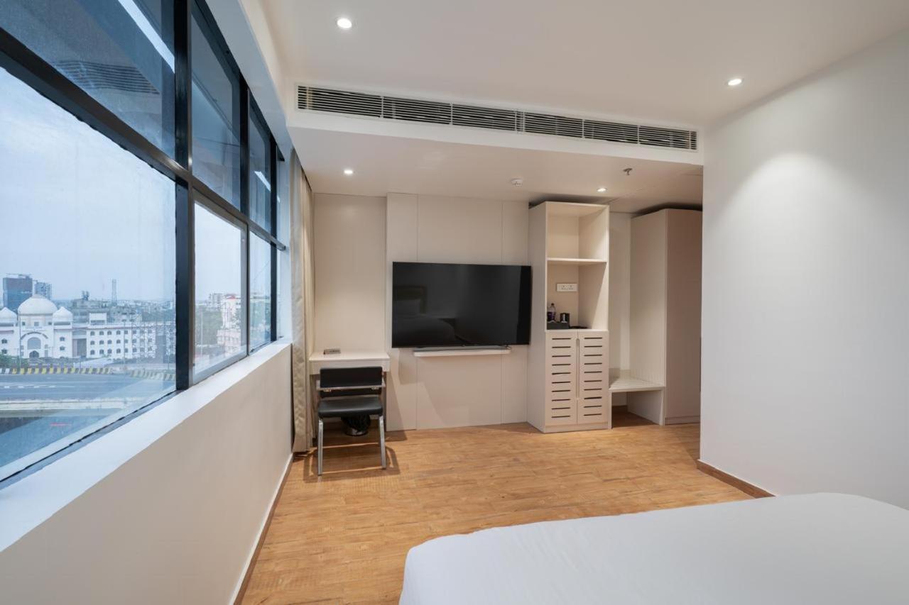נאגפור Uptown Hotel מראה חיצוני תמונה